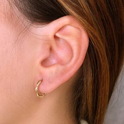 18K Aros Oro Amarillo Huecos Retorcidos. 14X2 Mm