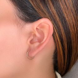 18K Aros Oro Amarillo Huecos Retorcidos Con Tallado 15X1.30 Mm
