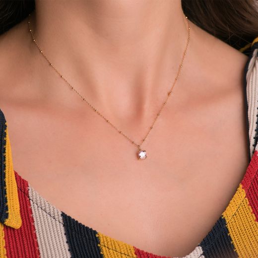 18K Colgante Oro Amarillo Cuadrado Con Garras Y Piedra Rosa 5,5 X 5,5 Mm.