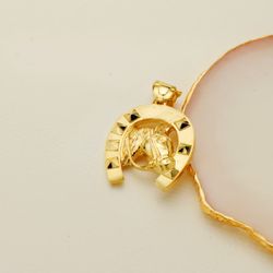 18K Colgante Oro Amarillo Herradura Con Caballo 29X27 Mm