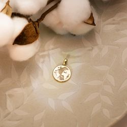 18K Colgante Oro Amarillo Mapamundi Nacar 17 Mm
