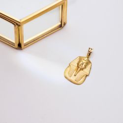 18K Colgante Oro Amarillo Tutankamon Matizado. 24X18 Mm