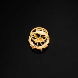 18K Insignia Oro Amarillo Informatica 18 X 15 Mm
