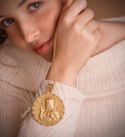 18K Medalla Oro Amarillo Escapulario Oro Amarillo Tallado Virgen Del Carmen Y Corazon De Jesus 55 Mm
