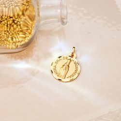 18K Medalla Oro Amarillo Nuestra Señora De Valvanera Tallada 20 Mm