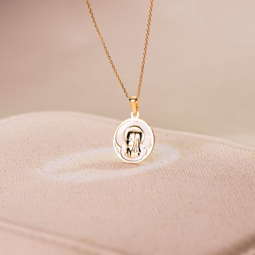 18K Medalla Oro Amarillo Redonda Con Nacar Blanco Y Virgen Niña. 15 Mm