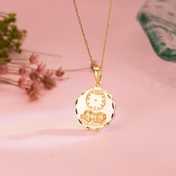 18K Medalla Oro Amarillo Redonda Niño De La Hora Con Reloj Tallada 16 Mm