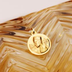 18K Medalla Oro Amarillo Virgen De Montserrat Bisel 18 Mm