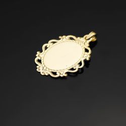 18K Medalla Oro Amarillo Virgen Niña Cerco Calado En Brillo. 31 X 21 Mm