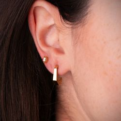 18K Pendientes Oro Amarillo Aros Huecos Diseño Calado. Medida: 14 X 3,5 Mm. Cierre Presion