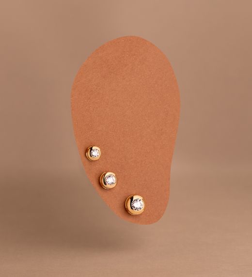 18K Pendientes Oro Amarillo Chaton Galeria Con Circonita. Medida: 5 Mm. Cierre Tuerca