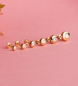 18K Pendientes Oro Amarillo Chaton Galeria Con Circonita. Medida: 7,5 Mm. Cierre Presion