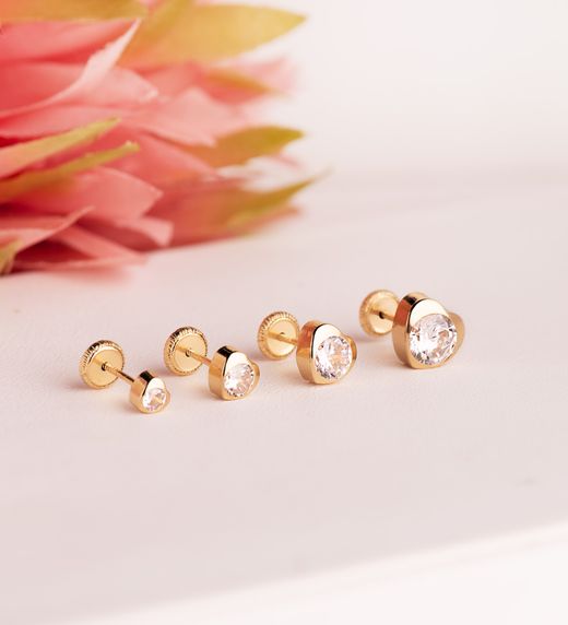 18K Pendientes Oro Amarillo Corazon Con Circonita. Medida: 6 X 6 Mm Cierre Tuerca