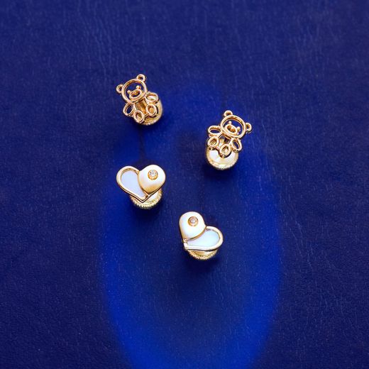 18K Pendientes Oro Amarillo Corazon Nacar 7X5.5 Mm Cierre Tuerca