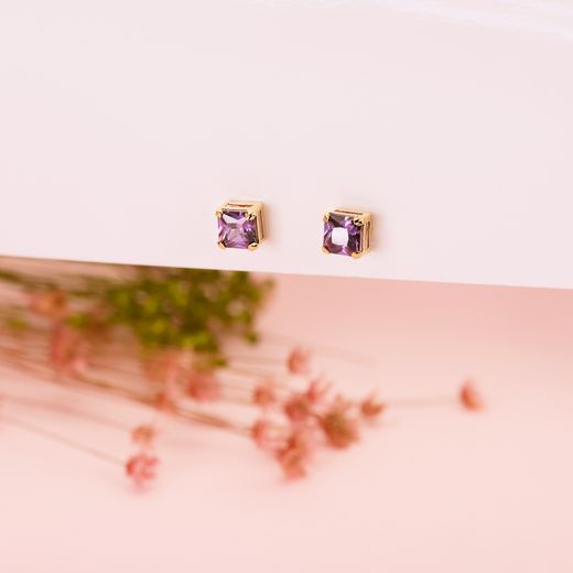 18K Pendientes Oro Amarillo Cuadrados Piedra Color Amatista 5,5 X 5,5 Mm. Cierre Presion
