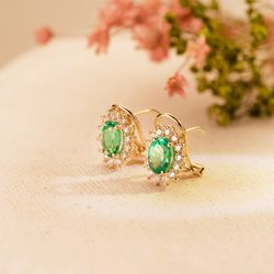 18K Pendientes Oro Amarillo Esmeralda 7X5 Mm 1,50Qt Y Diamantes 0,580Qt Vs-2 G. 11,5X9,5 Mm Cierre Omega