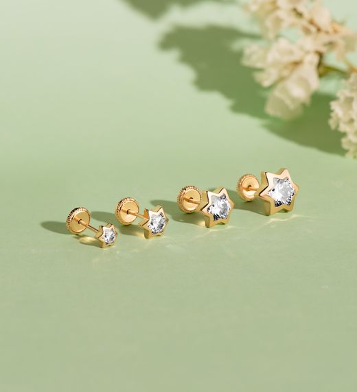 18K Pendientes Oro Amarillo Estrella Con Circonita. Medida: 8X7 Mm. Cierre Tuerca