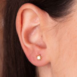 18K Pendientes Oro Amarillo Estrella Concavo En Brillo 5X5 Mm. Cierre Tuerca