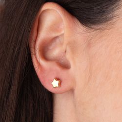 18K Pendientes Oro Amarillo Estrella Lisa 6,5 X 6,5 Mm. Cierre Tuerca
