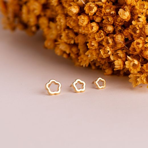 18K Pendientes Oro Amarillo Flor Brillo Calada 7 X 7 Mm. Cierre Tuerca