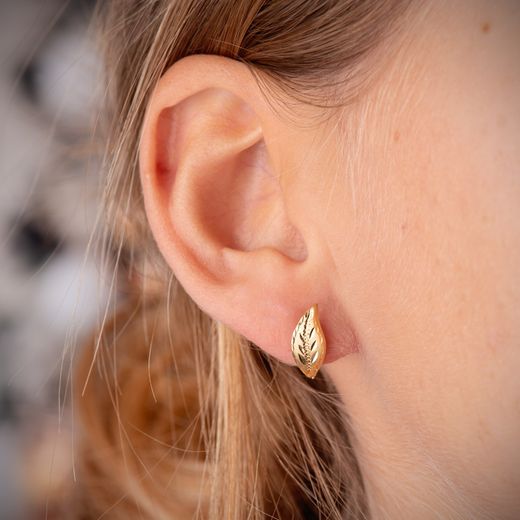 18K Pendientes Oro Amarillo Hoja Lapidados Y Tallados 13 X 6 Mm. Cierre Catalan