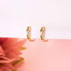 18K Pendientes Oro Amarillo Medio Aro Abierto Con Circontias Verdes 16 X 3 Mm. Cierre Presion