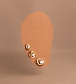 18K Pendientes Oro Amarillo Nudo Con Circonita. Medida: 7X7 Mm. Cierre Presion