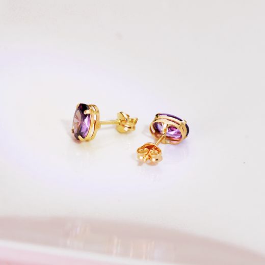 18K Pendientes Oro Amarillo Oval Piedra Amatista 7 X 5 Mm. Cierre Presion