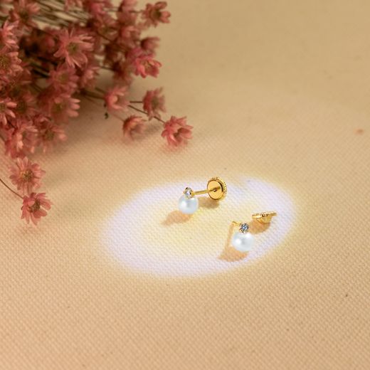 18K Pendientes Oro Amarillo Perlas Y Circonita En Garras 6 X 3.5 Mm. Cierre Tuerca