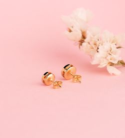 18K Pendientes Oro Amarillo Redondo Concavo Con Circonita. Ancho: 8 Mm. Cierre Presion