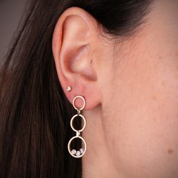 18K Pendientes Oro Bicolor Largos Tres Aros Con Circonitas. Medida: 34 X 11 Mm. Cierre Presion