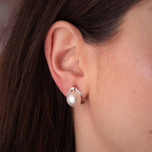 18K Pendientes Oro Bicolor Perla Japonesa Con Circonitas. Medida: 14X11 Mm. Cierre Omega