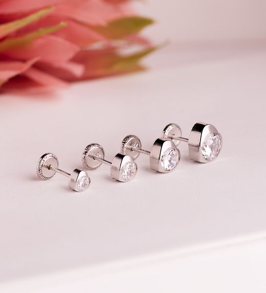 18K Pendientes Oro Blanco Corazon Con Circonita. Medida: 7,5 X 7,5 Mm Cierre Tuerca