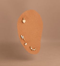 18K Piercing De Oreja Oro Amarillo Chaton 3 Mm Con Circonita. Grueso Barra 1.20 Mm. Cierre Tuerca