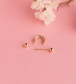 18K Piercing De Oreja Oro Amarillo Medio Aro Con Circonitas Carre Y Dos Bolas. Aro: 11X3Mm