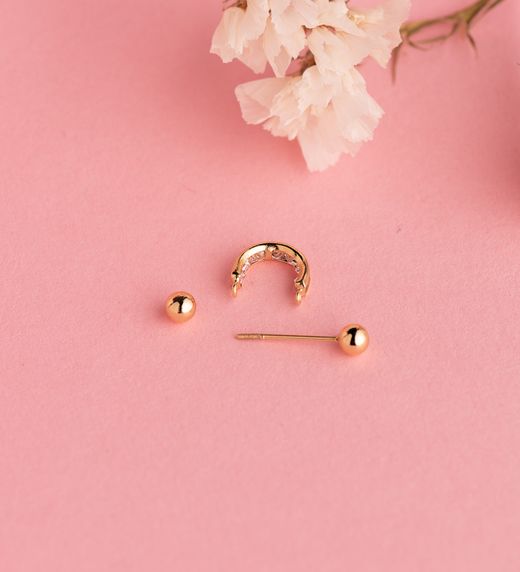 18K Piercing De Oreja Oro Amarillo Medio Aro Con Circonitas Carre Y Dos Bolas. Aro: 11X3Mm