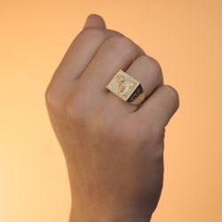18K Sello Oro Amarillo Caballero Pistola Tallada Rectangular 21X16 Mm