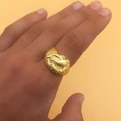 18K Sello Oro Amarillo Macizo Dragon Tallado Ancho 20 Mm