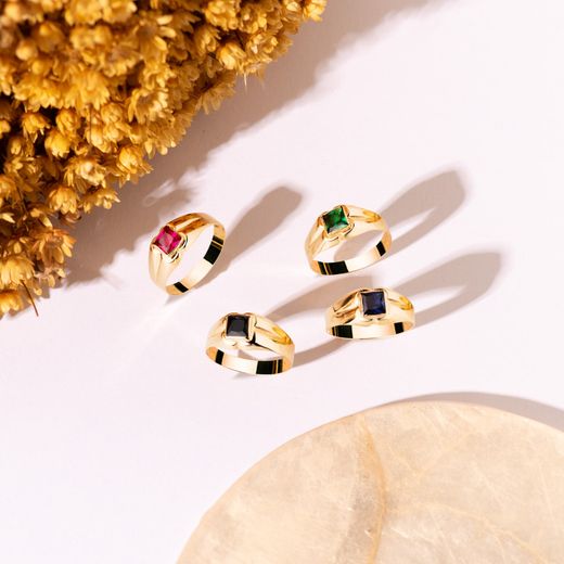 18K Solitario Oro Amarillo Pequeño Bebe O Meñique Circonita Azul Cuadrada 3.5Mm