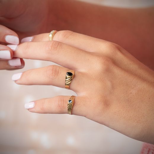 18K Solitario Oro Amarillo Pequeño Bebe O Meñique Circonita Negra Oval 5X3Mm