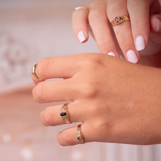 18K Solitario Oro Amarillo Pequeño Bebe O Meñique Circonita Negra Oval 5X3Mm