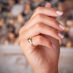 18K Solitario Oro Amarillo Pequeño Bebe O Meñique Circonita Verde Oval 5X3Mm