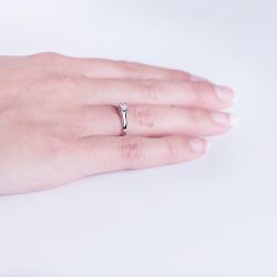 18K Solitario Oro Blanco Diamante Talla Brillante 0.100 Qts. G-Vs2