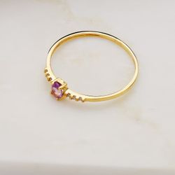 18K Sortija Diamante Oro Amarillo 0.030 Qt Oval Amatista Natural 4 X 3 Mm Cuerpo 1.30 Mm