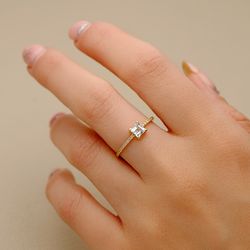 18K Sortija Oro Amarillo 14 Diamante 0.070 Qts. G-Vs2 Aguamarina 4X4 Mm Ancho 1 Mm