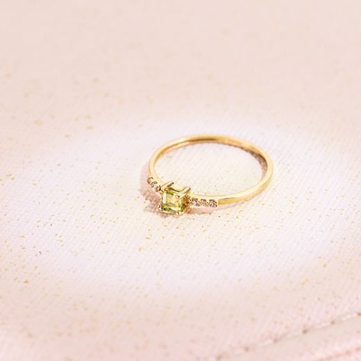 18K Sortija Oro Amarillo 6 Diamantes 0,030 Qts. G-Vs2. Olivina 3X3Mm Cuerpo 1 Mm