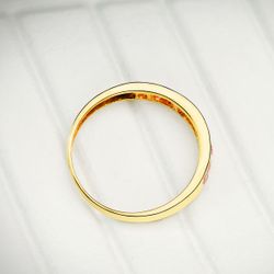18K Sortija Oro Amarillo 9 Circonita Blancas Y Rojas. Ancho Cuerpo 3.5 Mm