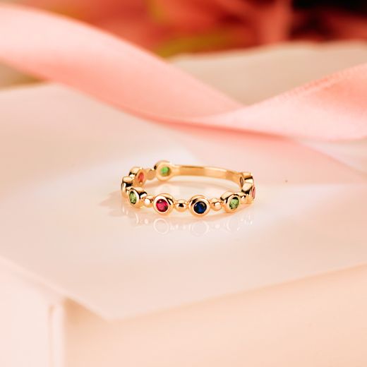 18K Sortija Oro Amarillo Circulos Con Circonita Colores. Ancho: 3Mm