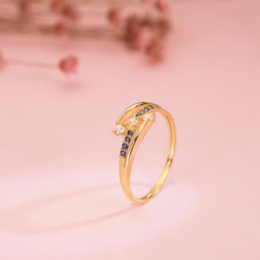 18K Sortija Oro Amarillo Con Circonita Azules Y Blancas. Ancho: 6Mm