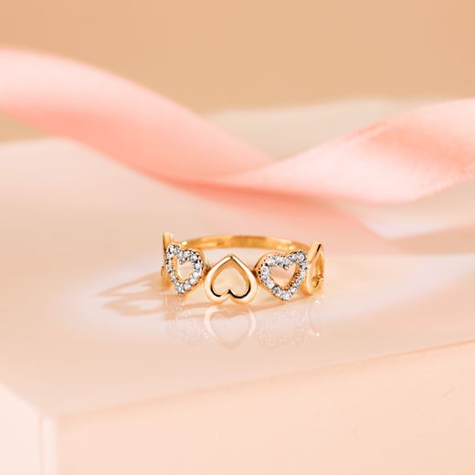 18K Sortija Oro Bicolor Cinco Corazones Lisos Y Con Circonitas